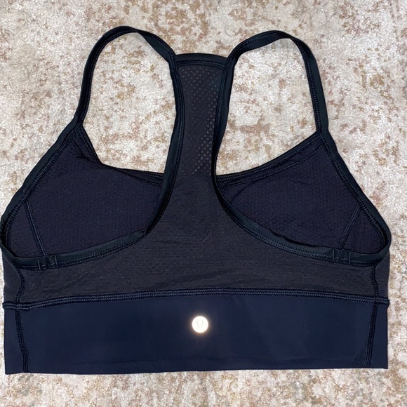 Lululemon Running Sports Bra with Pocket - Picture 4 of 9